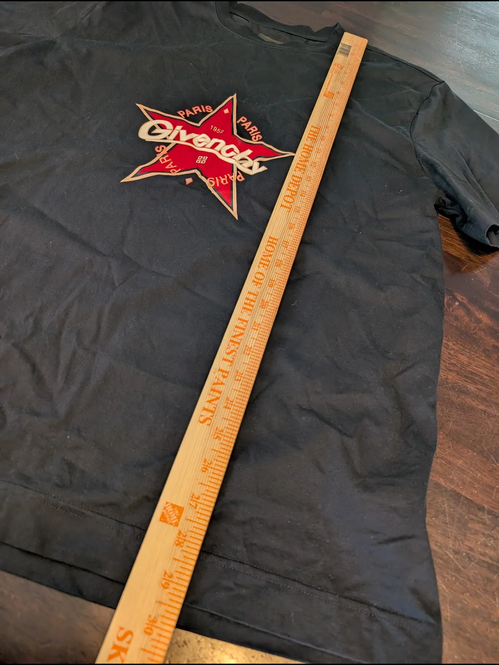 Givenchy Black Tee with Red Star Logo, Mens XL - Picture 2 of 9